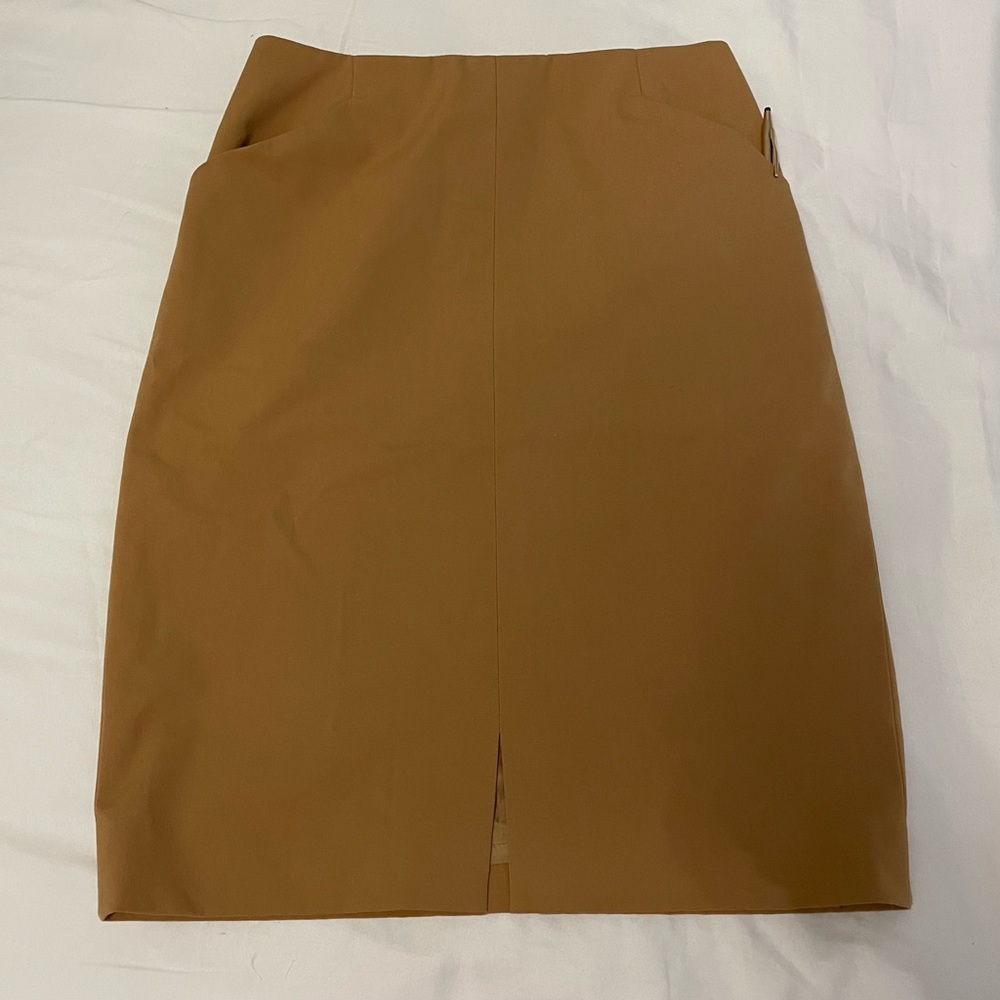 Pencil skirt with pockets